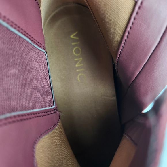 Vionic Roseland Maroon Red Suede Chelsea Block Heel Ankle Boots Women 7.5 W - Picture 8 of 9